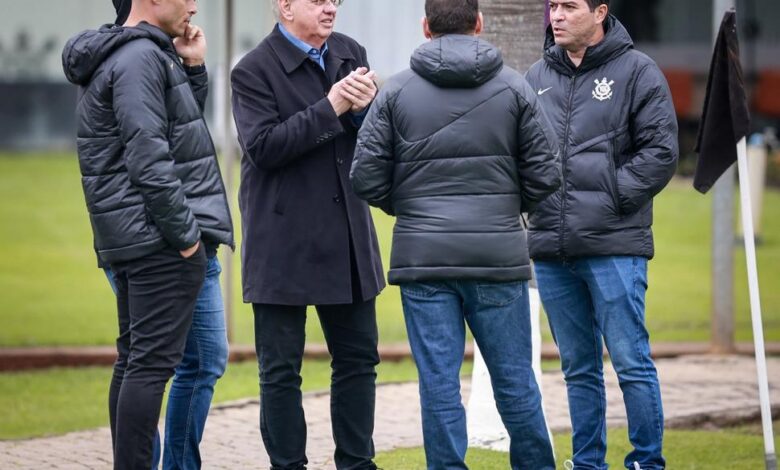 Diretor do Corinthians Marcelo Paz fala sobre demissão de Diniz