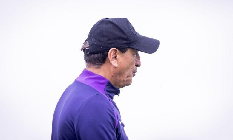 Corinthians negocia novo técnico