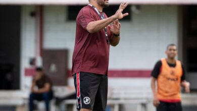 Diego Souza em ação no futebol