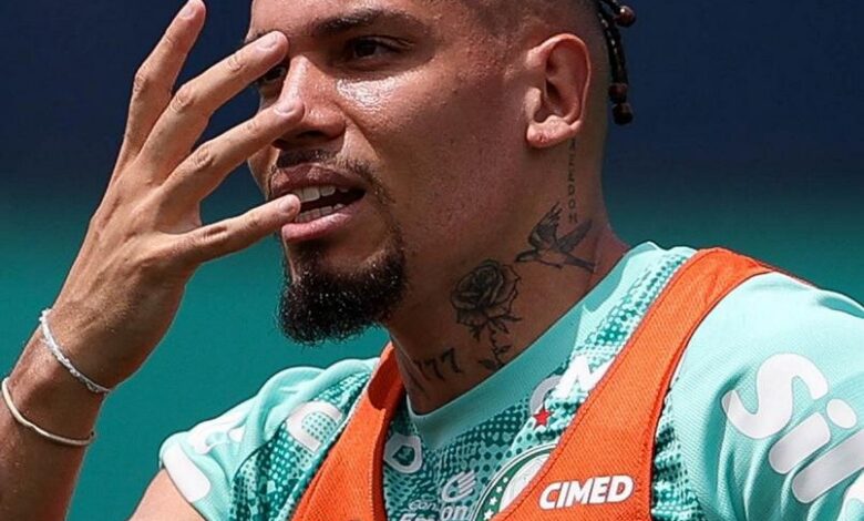 Jogadores do Palmeiras treinando na Academia de Futebol