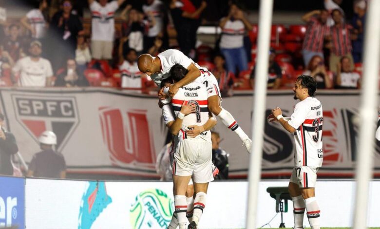 Lucas Moura em ação no gramado