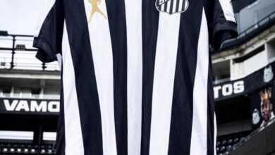 Camisas do Santos em homenagem a Pelé