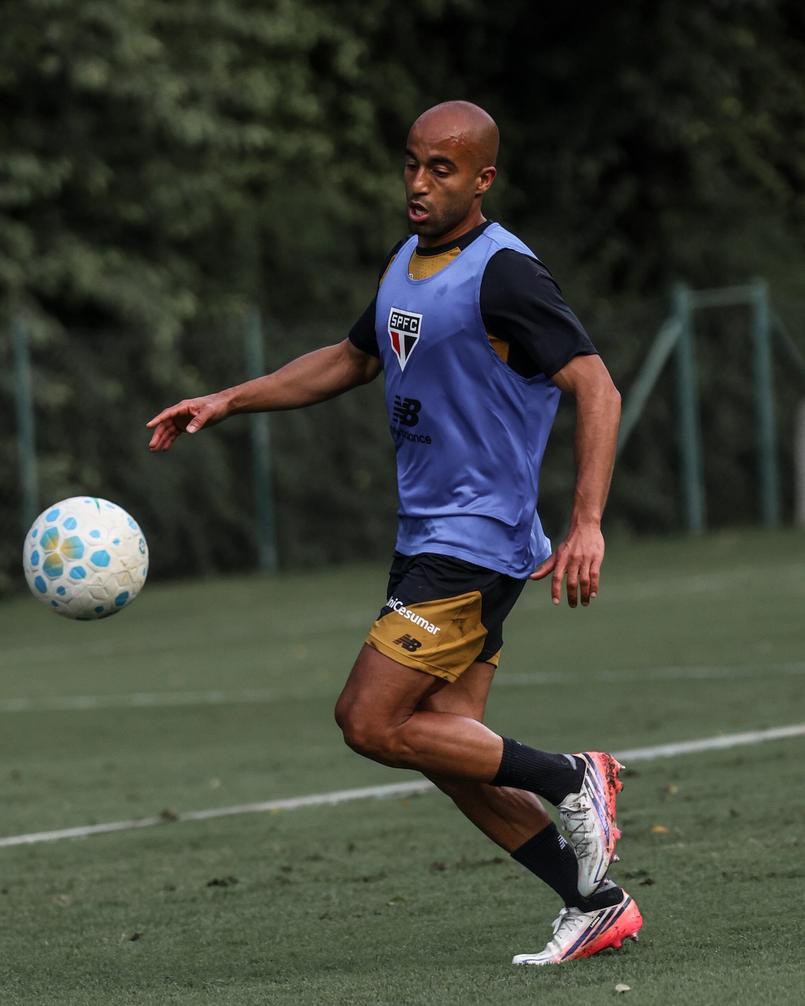 Treino do São Paulo em preparação para a partida contra o Vasco