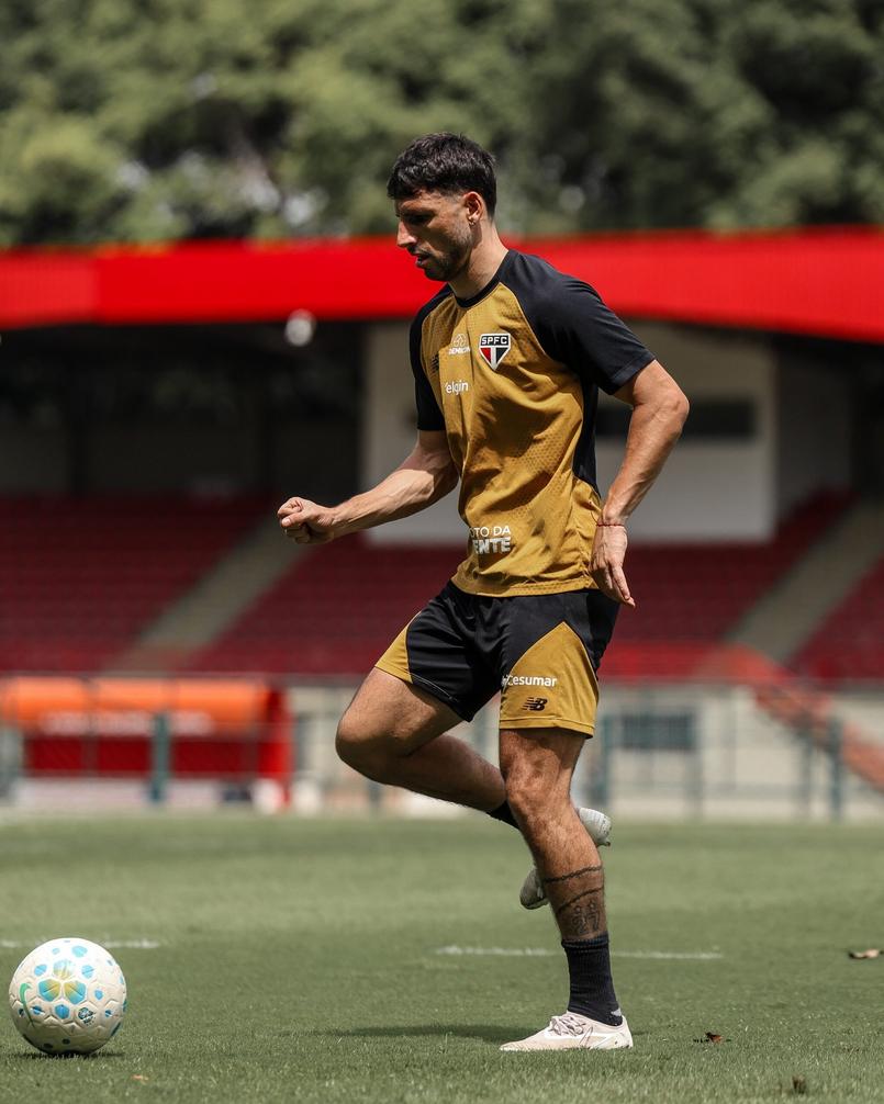 Jogadores do São Paulo em treinamento