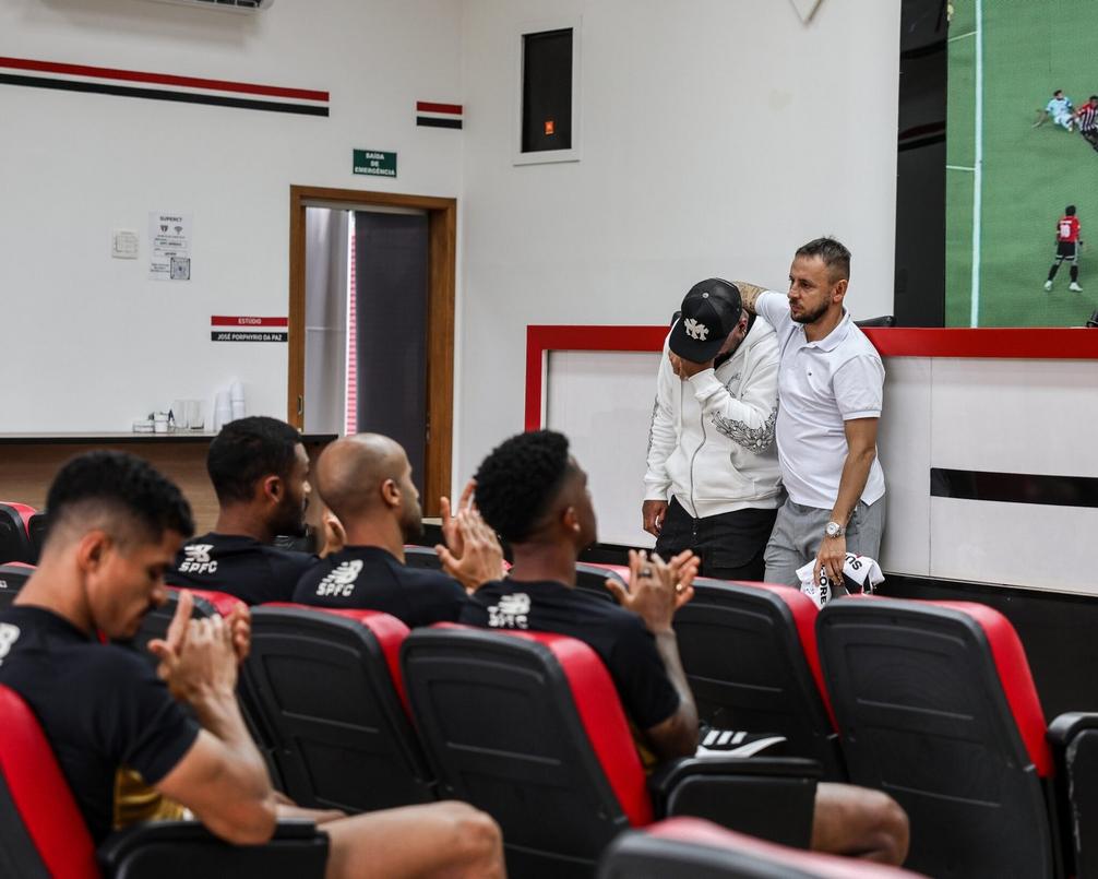 Luan em ação pelo São Paulo
