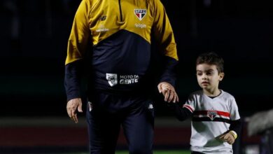Dorival Júnior durante coletiva