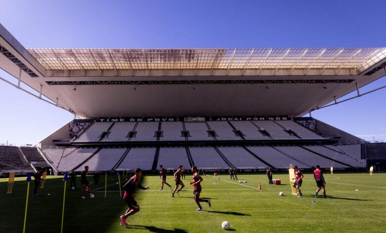 Torcida do Corinthians na Neo Química Arena