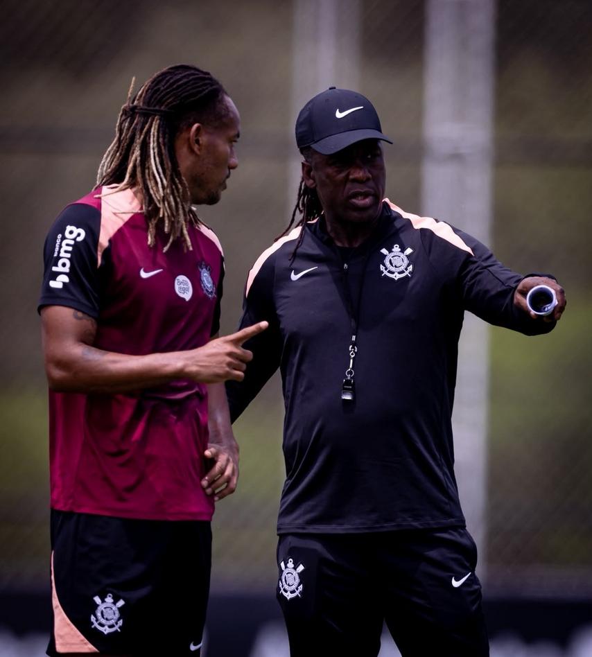 Escalação do Corinthians contra o Vitória