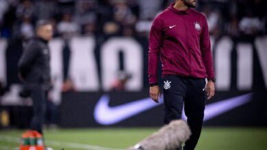 Léo Porto durante coletiva no Corinthians