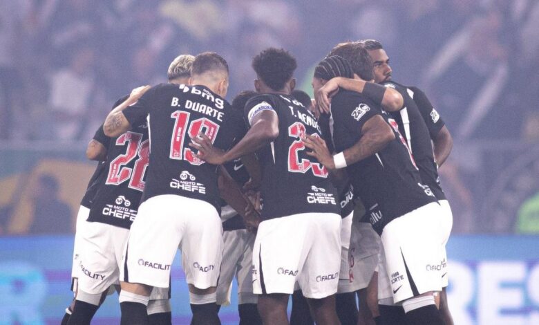Vasco e Boca Juniors em partida no Maracanã