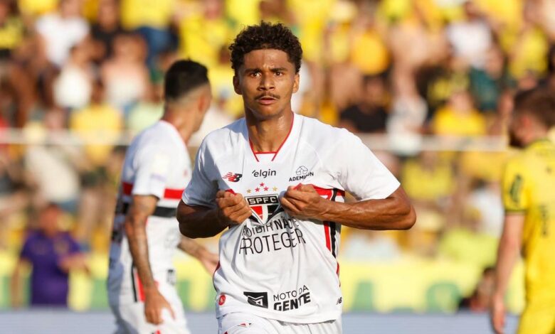 Jogadores em ação durante São Paulo x Mirassol
