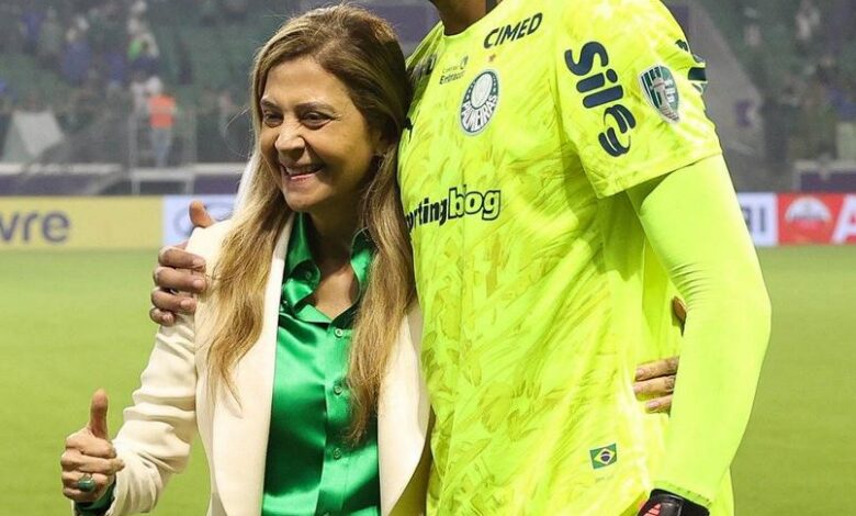 Leila Pereira durante coletiva de imprensa