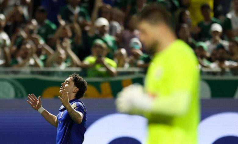Jogadores do Palmeiras comemorando gol