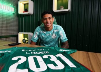 Luis Pacheco em ação pelo Palmeiras