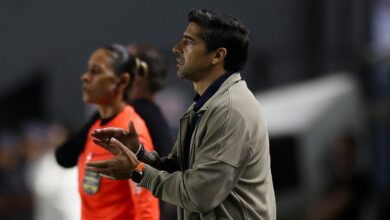 Abel Ferreira durante coletiva