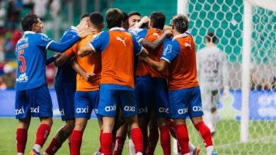 Jogadores do São Paulo em campo durante a partida
