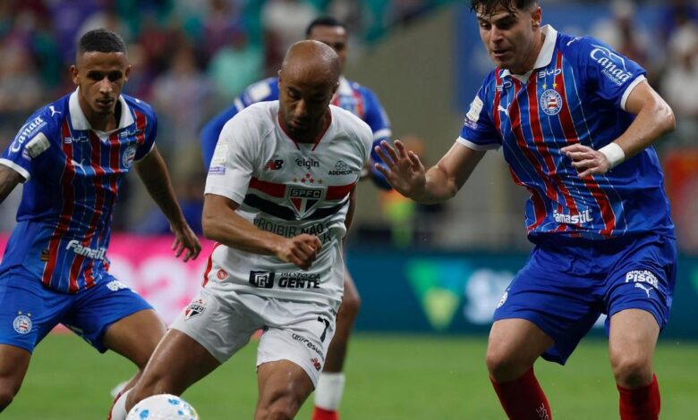 Lucas Moura durante partida pelo São Paulo