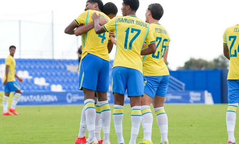 Jogadores da Seleção Brasileira Sub-20 durante treinamento