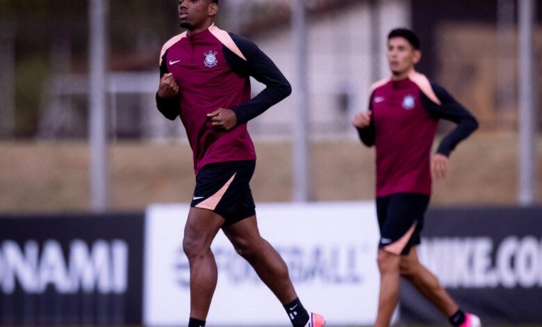 Jogador André em campo
