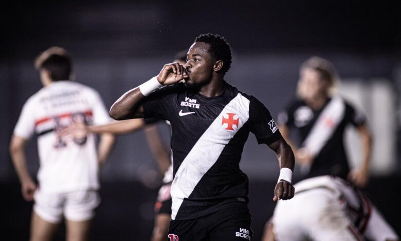 Andrés Gómez em ação pelo Vasco