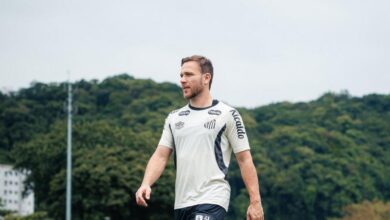 Jogadores do Santos em treino