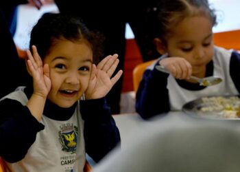 Cardápios especiais na Semana das Crianças em escolas de Campinas
