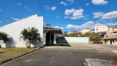 Praça da Juventude Pastor Alessandro Monare no DIC 5 recebendo sessões de cinema itinerante
