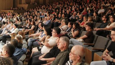 Público prestigia concerto no teatro interno do Centro de Convivência Cultural