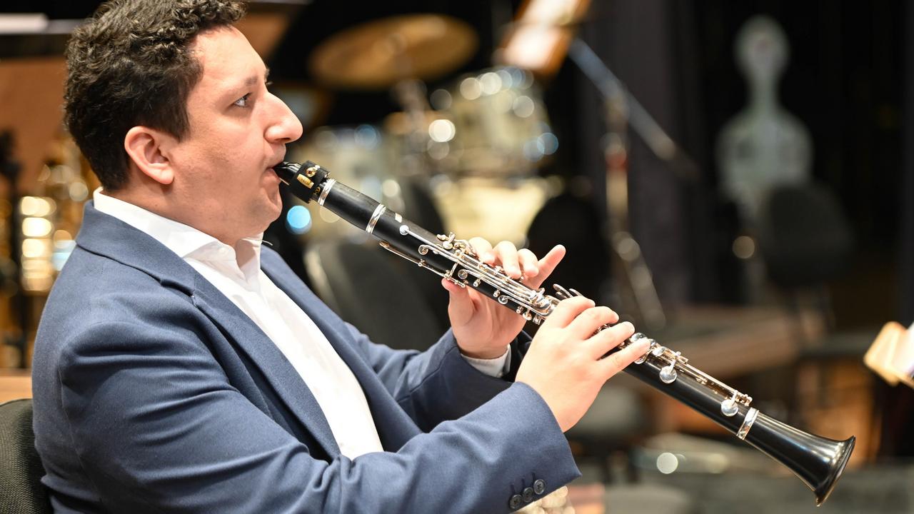 Felipe Reis será o clarinetista convidado do concerto Festival Mozart no dia 16 de outubro