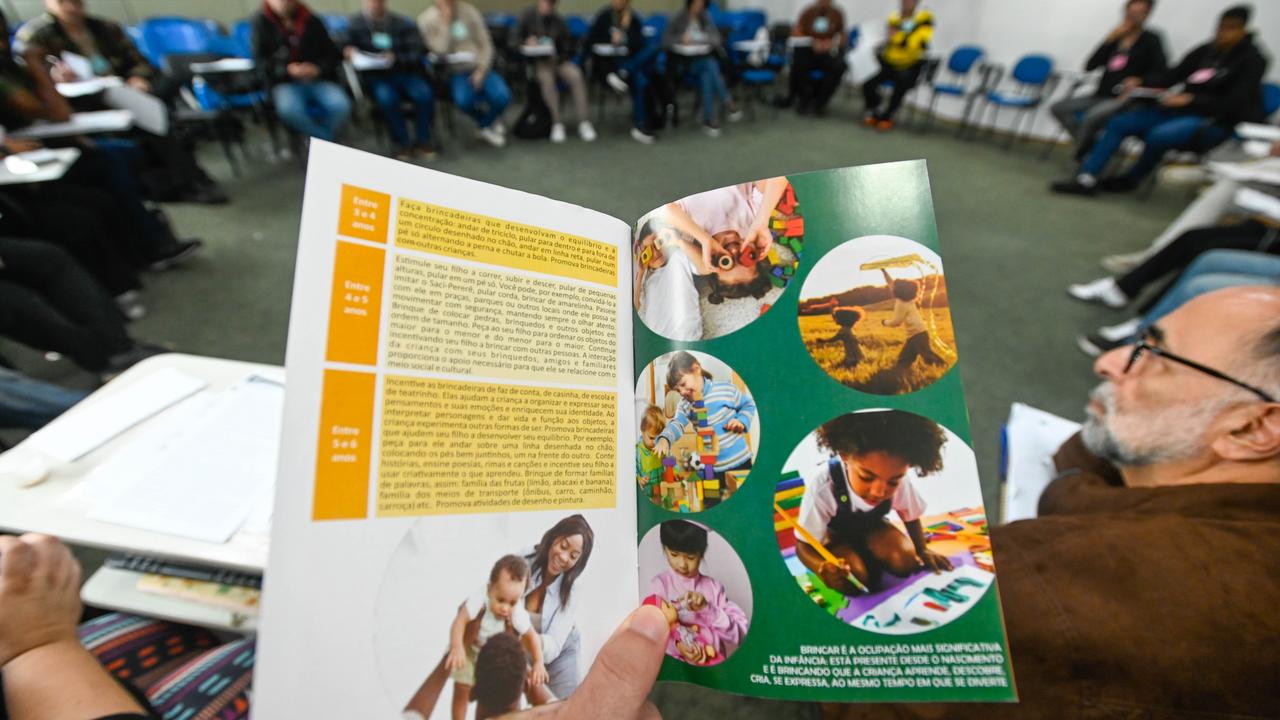 Incentivo à paternidade presente, afetiva e participativa
