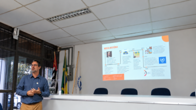 Engenheiro agrônomo Emiliano Graziano durante palestra sobre banco de alimentos em evento de segurança alimentar