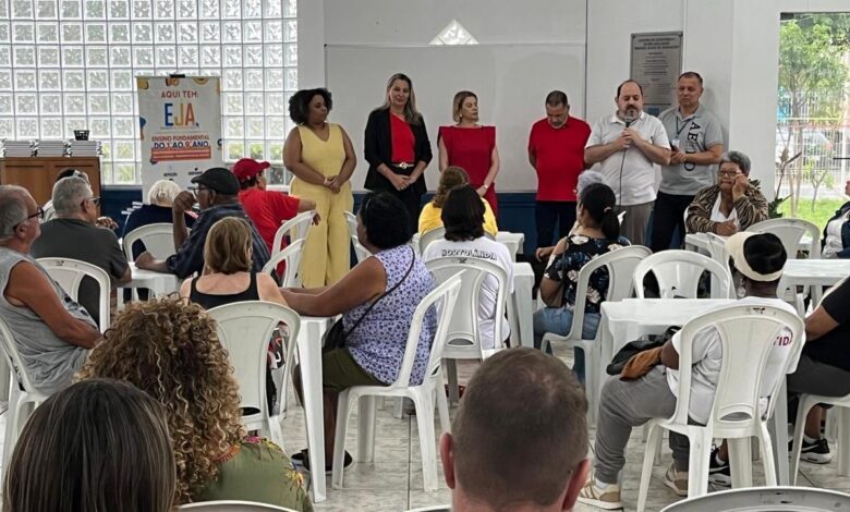Hortolândia leva EJA a idosos do CCMI
