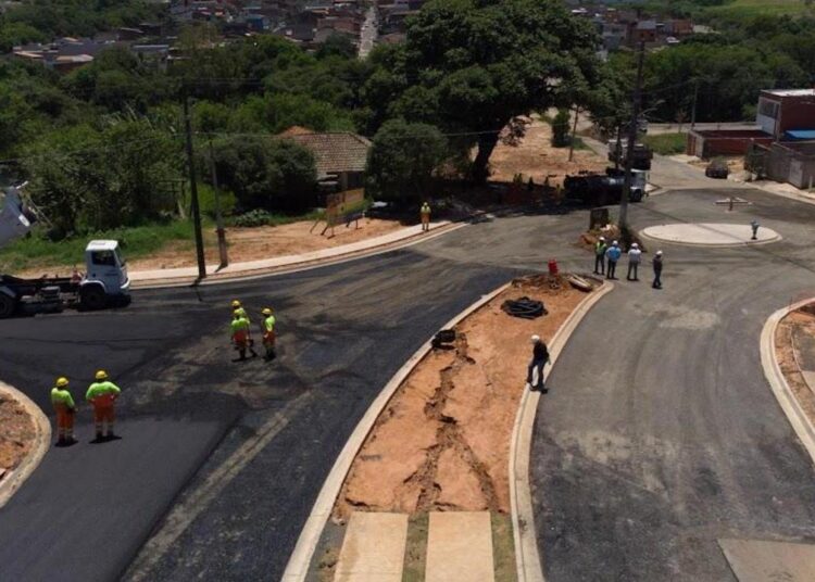 Nova rotatória no Jd. Nova Europa é asfaltada