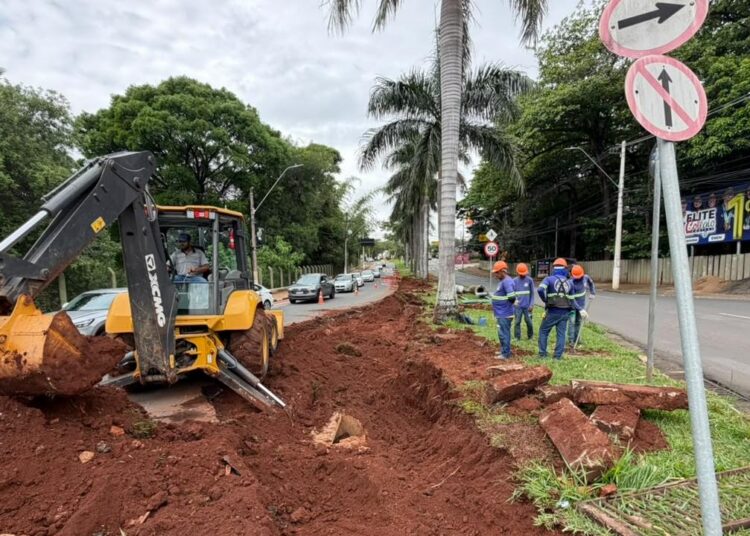 Obra visa melhorar o tráfego dos ônibus que passam pela avenida Almeida Garret, no sentido Parque Taquaral
