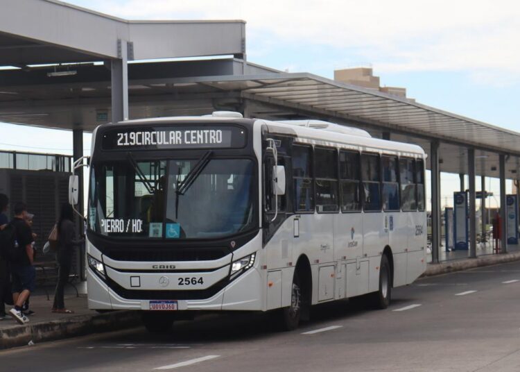 Nos terminais fechados, acesso gratuito vai ocorrer pelos portões laterais e embarque dos passageiros nos ônibus será pelas portas traseiras