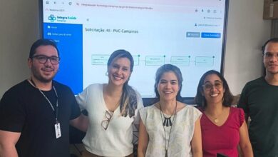 Equipe do Departamento de Ensino, Pesquisa e Saúde Digital conhecendo a nova plataforma