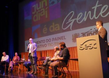 Dário Saadi fala durante lançamento do Painel Normativo TIC-TIM em Jundiaí