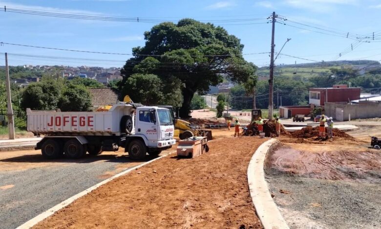 Prefeitura fará bloqueios na região do Jd. Nova Europa para aplicação de asfalto em nova rotatória