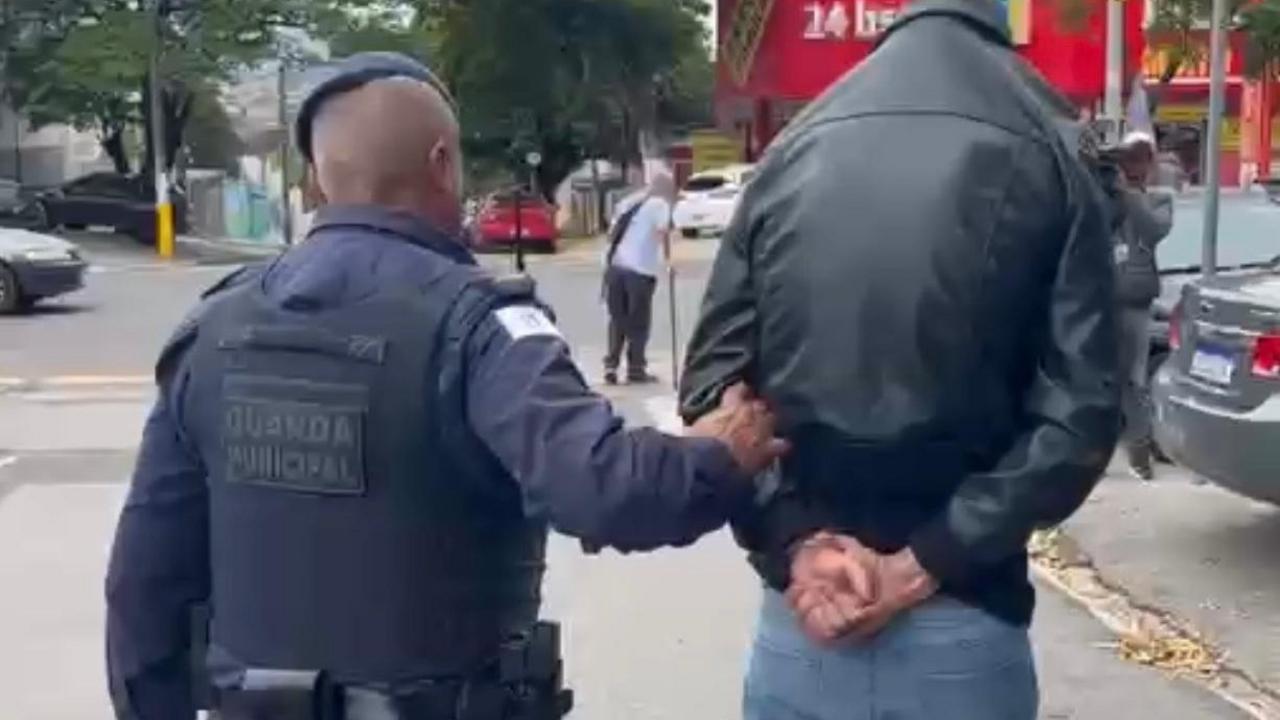 Homem foi levado ao 9º DP e permaneceu detido