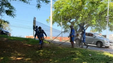Equipe faz roçagem e limpeza da praça José Rodrigues em Campinas