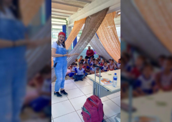 Sessão Simultânea de Leitura na Escola