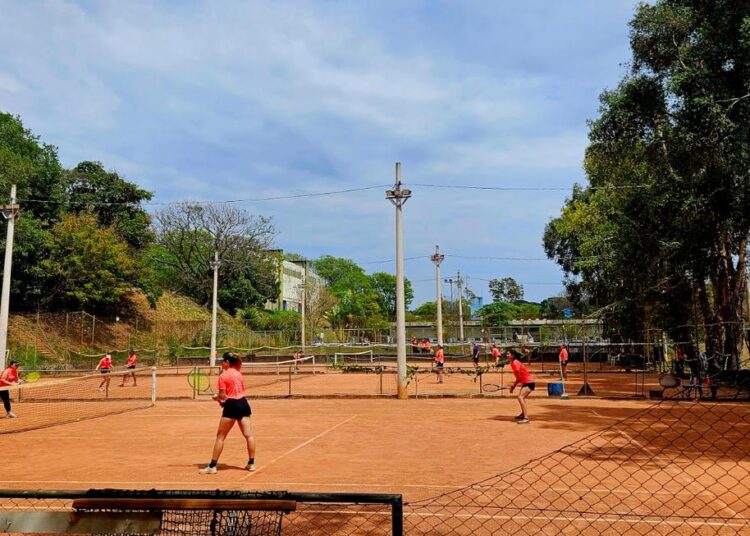 Outubro Rosa: Torneio feminino de tênis será realizado nas quadras do Taquaral