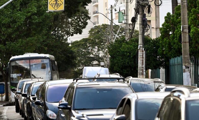 Formação com aulas práticas e teóricas de direção defensiva